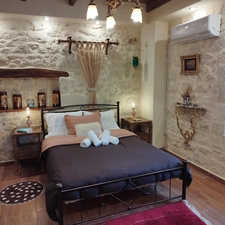 Amazing Stone Villas Kapetanianá 外观 照片