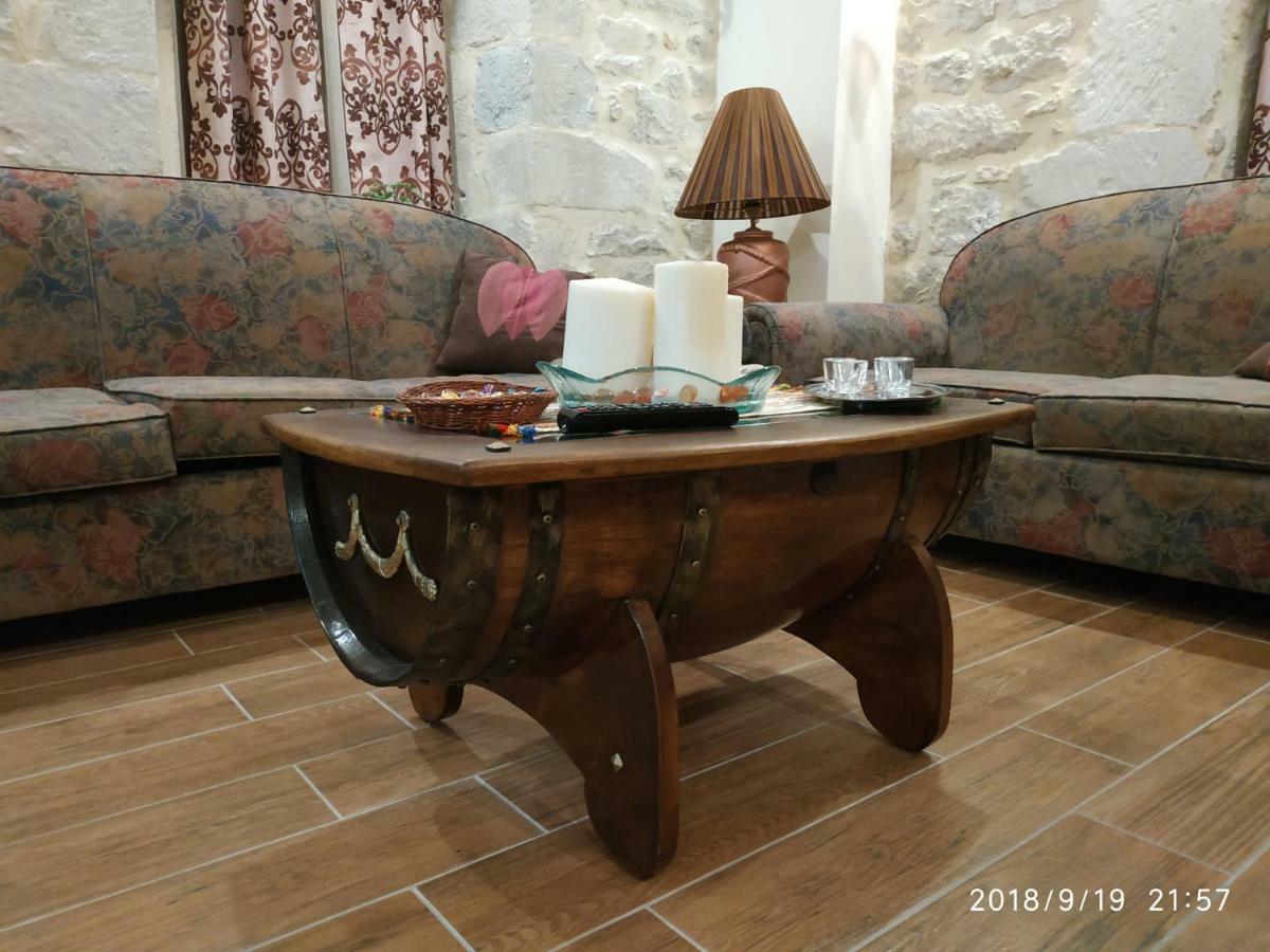 Amazing Stone Villas Kapetanianá 外观 照片