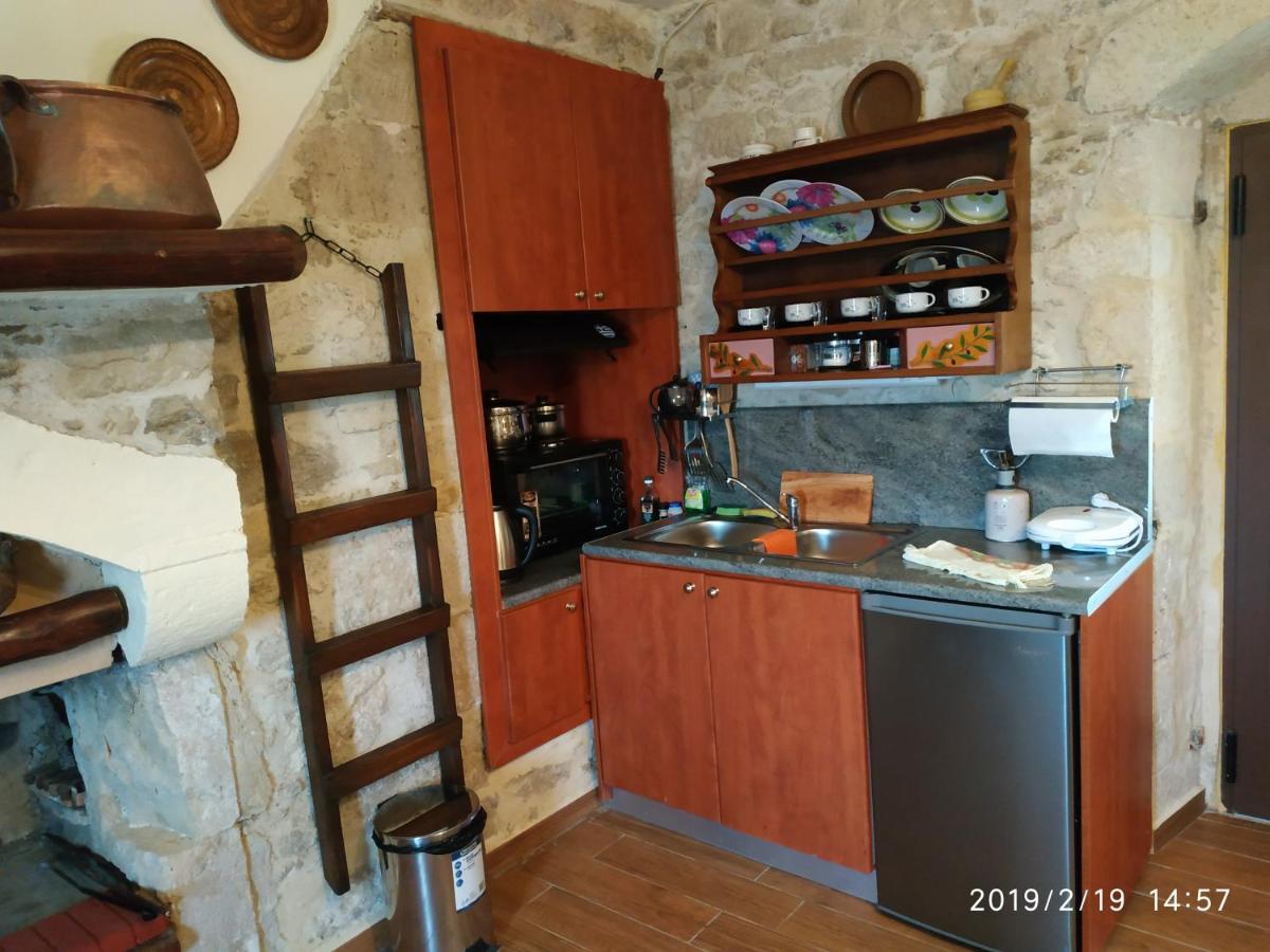 Amazing Stone Villas Kapetanianá 外观 照片